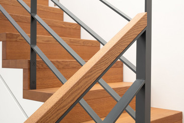 Dielenschrank Holztreppe