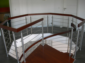 Gewandelte Treppe Holz CreativeLine