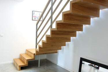 Viertelgewendelte Faltwerktreppe