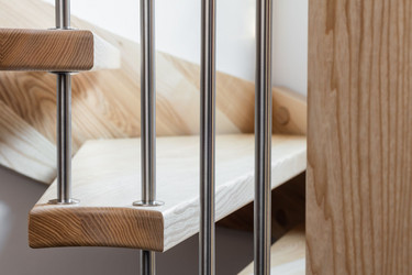 Holzstufen und Edelstahlgeländer StandardLine