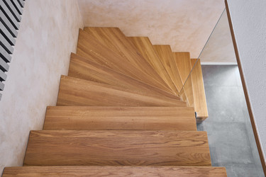 Viertelgewendelte Treppe aus Eiche