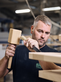 Treppenstufen Herstellung und Bearbeitung mit Holzbeitel